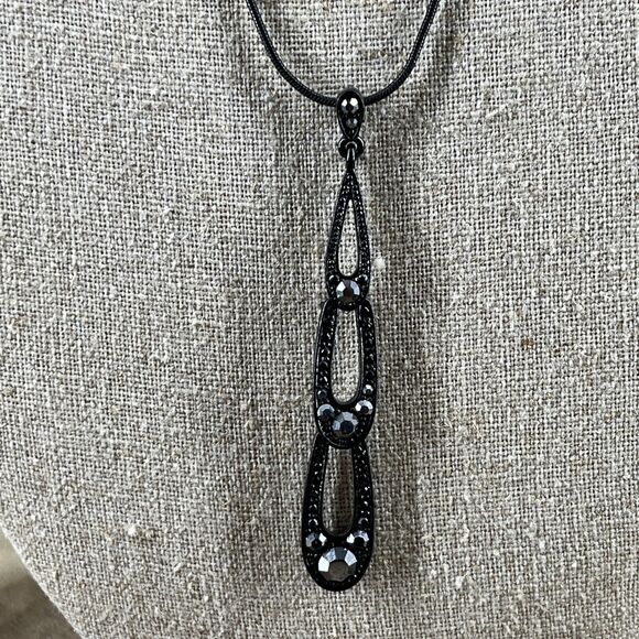 Lia Sophia Estate Necklace Black Tone Stones & Matching Post Earrings - Picture 3 of 16